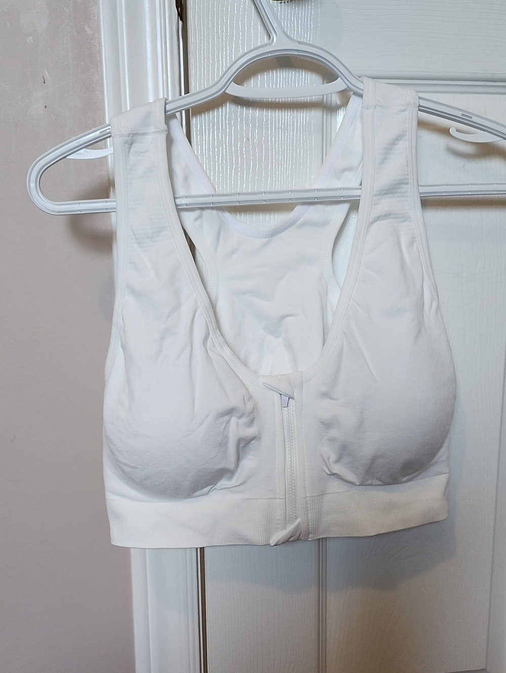 Amazon White & Nude 2 Pack Front-Zip Racerback Sports Bra